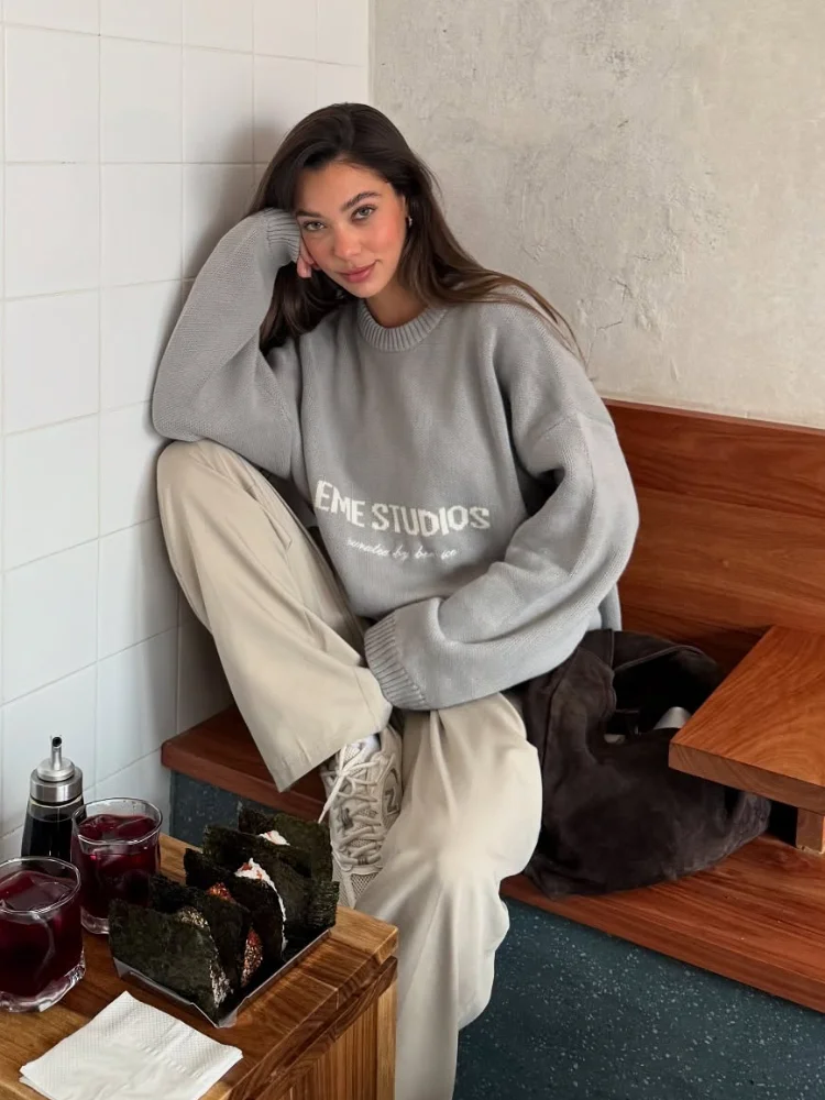 سترة نسائية عصرية محبوكة باللون الأصفر بأكمام طويلة ورقبة مستديرة مطوي بلوفر فضفاض جديد ملابس عطلة الخريف والشارع