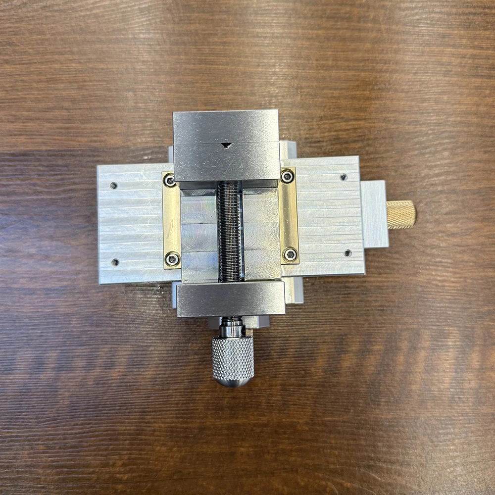 High Precision Manual XY Cross Slide Table with Lead Screw Drive Flat Vise