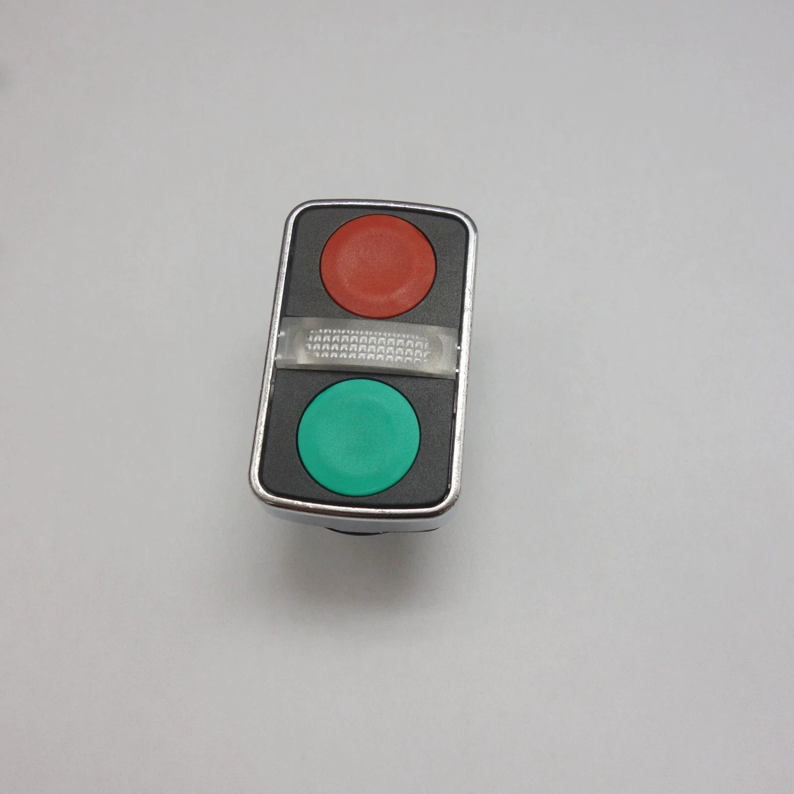 ZB4BW7A3740 Harmony XB4, Illuminated double-headed push button head,metal, Ø22, 1 green fLush + 1 pilot light + 1 red flush, unm