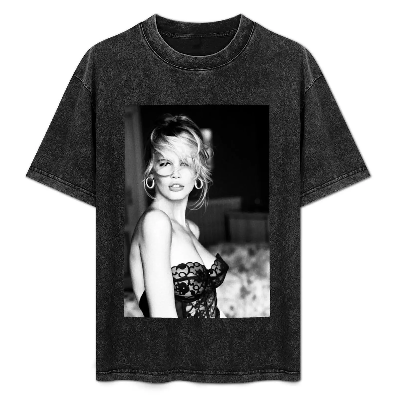 

Claudia Schiffer T-Shirt Halloween Theme T-Shirt