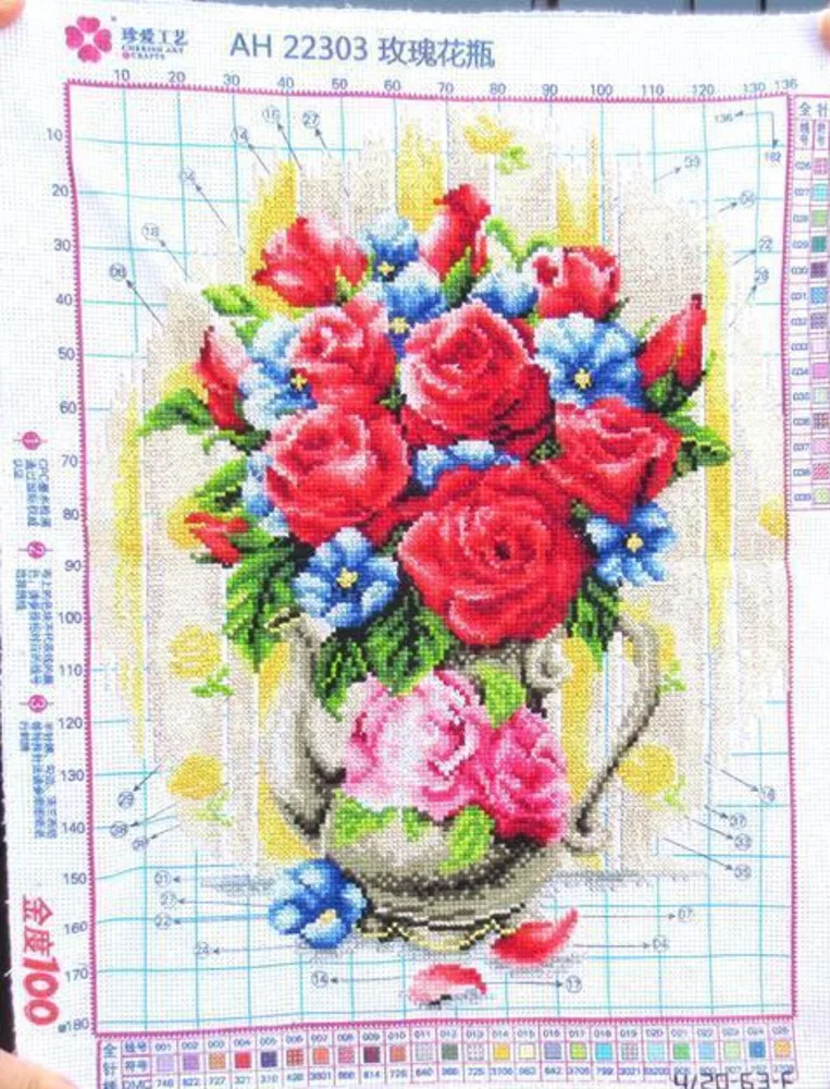 

Pure handmade cross stitch finished product, artificially embroidered rose vase, dining room bedroom, peony small vase, safe