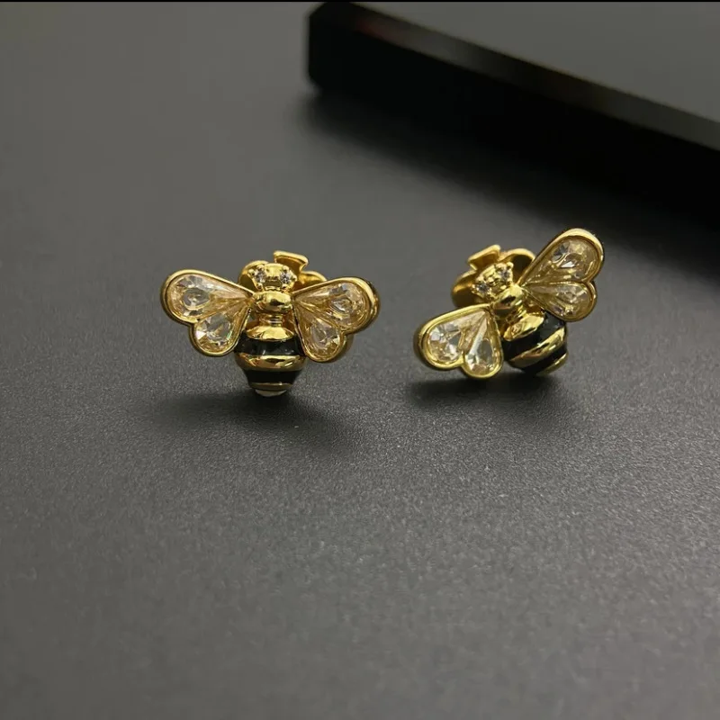 

Exquisite stereo design Zircon inlaid drop glaze earrings Honey Bee cute simple S925 silver needle earrings