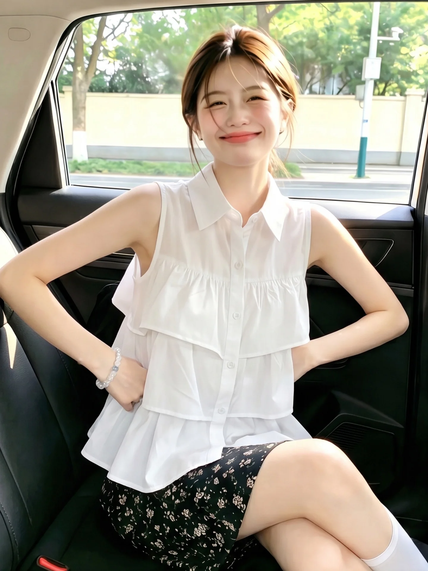 

White Ruffle Sleeveless Neck Cake Top Women's Summer New Style Fashionable Buttoned Shirt Straight Cut Bubble Sleeve