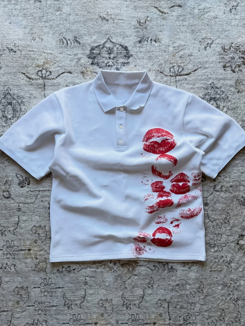 Modisches Retro-Klassiker-T-Shirt im Punk-Stil mit Lippenstiftmuster, Poloshirt im Y2K-Stil, amerikanischer Stil, trendige Streetwear
