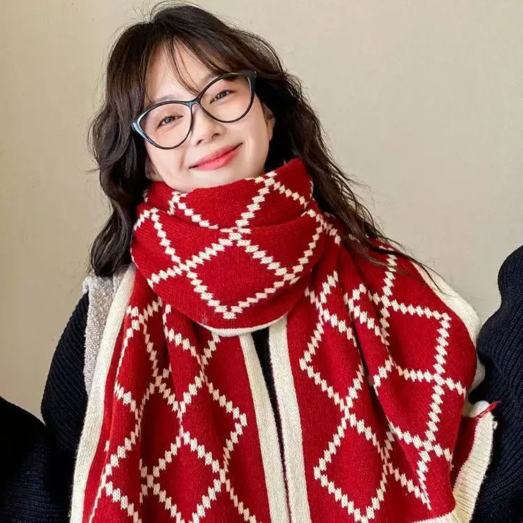 

Универсальный новый шарф 2025 года, осенне-зимний новогодний рождественский подарок, красный вязаный однотонный шарф, женский зимний теплый шарф