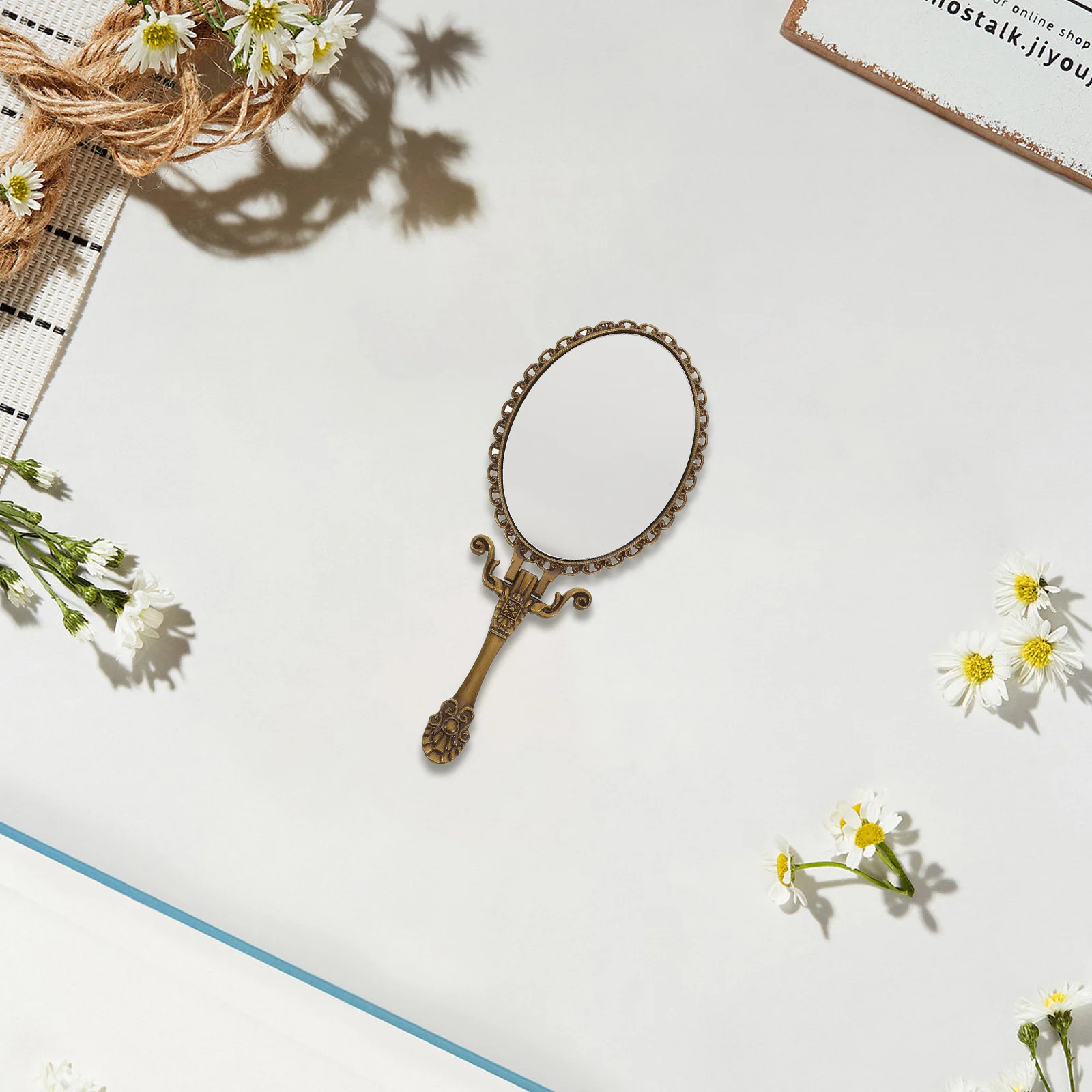 

2Pcs Retro Handheld Folding Mirrors Vintage Compact Portable Makeup Mirror Travel Vanity Mirror Hand Mirrors with Handle