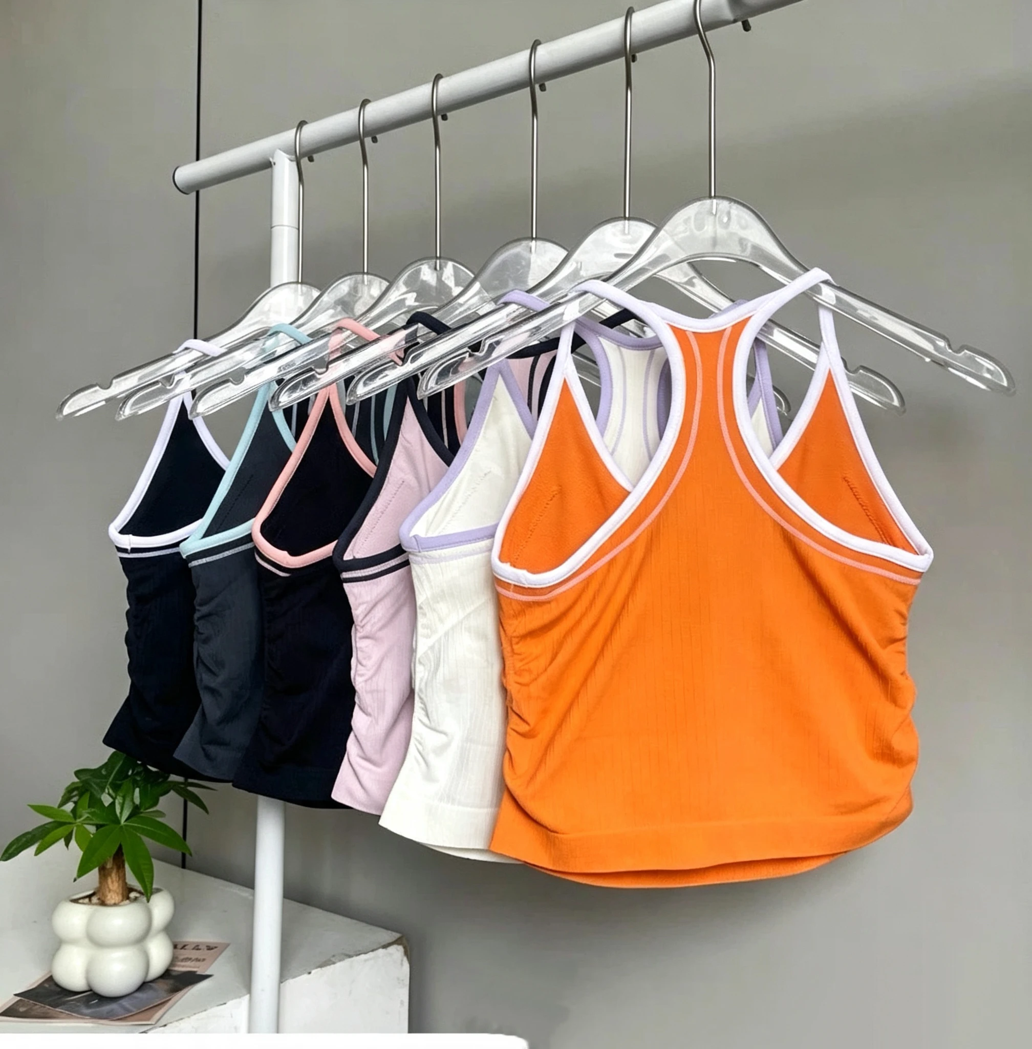 Damen Color-Block-Träger-Sporttop, Taillenformendes Yoga-Pilates-Fitness-BH mit eingebauten Polstern – Detail 5