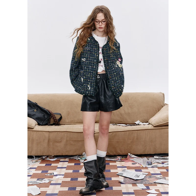 ELFSACK 2025 Autumn New Arrival Elegant French Tweed Premium Brooch Decor Blazer Jacket For Woman