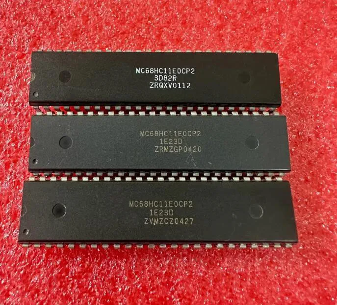 

IC новая оригинальная MC68HC11E0CP2 MC68HC11 DIP48