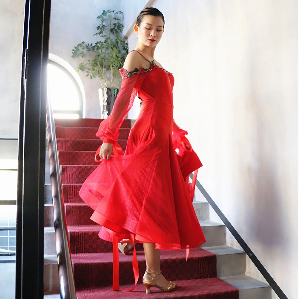 Abito da pratica a maniche lunghe con nastro da campionato, abito da competizione per sala da ballo con fionda rossa valzer