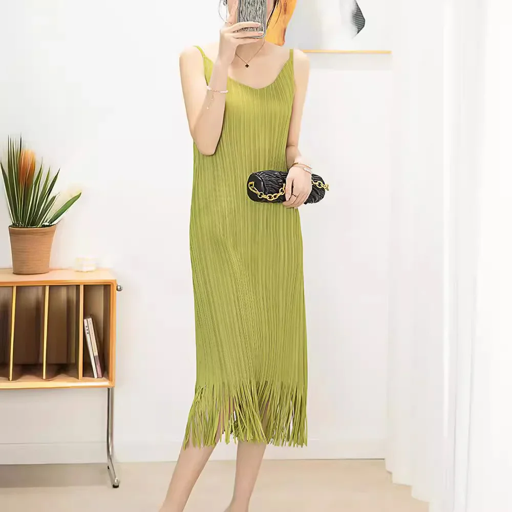 

Miyake Pleated Dress Women's 2024 Spring and Summer New Sleeveless Solid Color Fringed Skirt with Slim Suspender Skirt