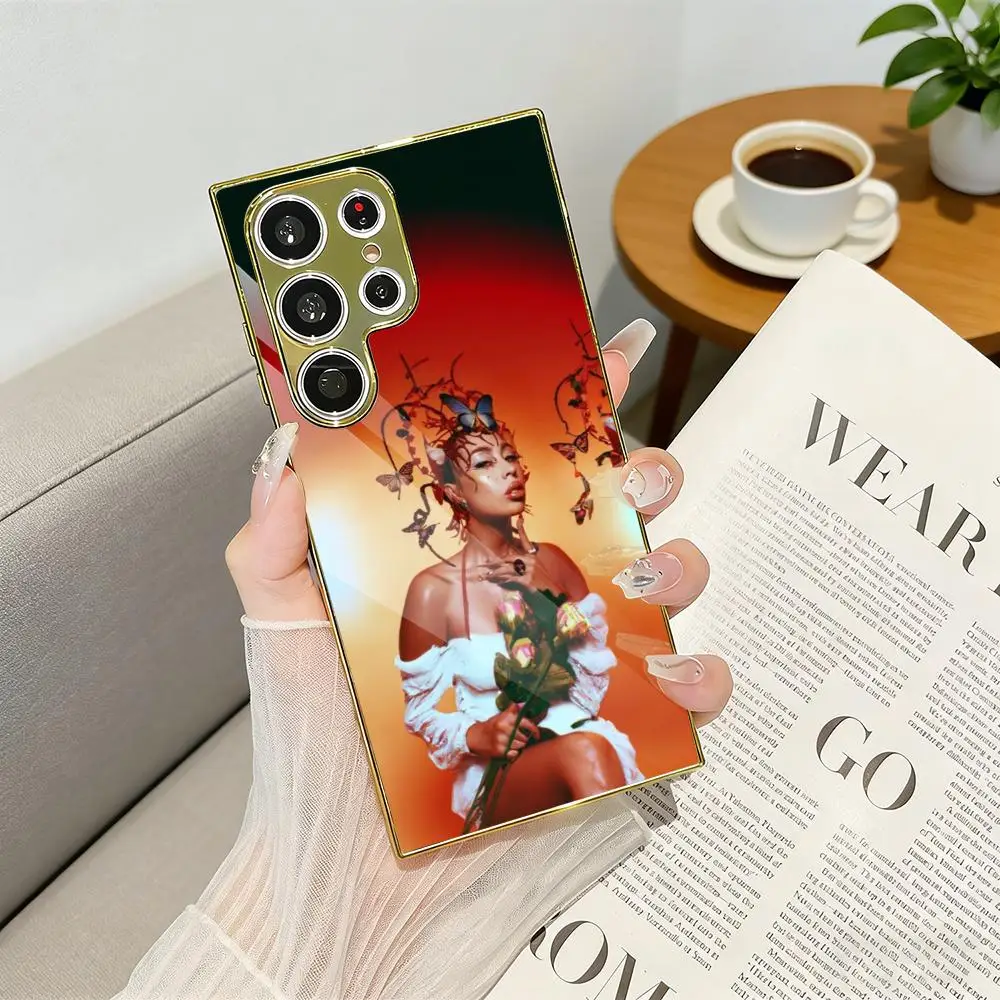 K-Kali U-Uchis Singer Phone Case Luxury Electroplated Metal Frame Phone Case for Samsung S25 S24 S23 Ultra Slim Cover