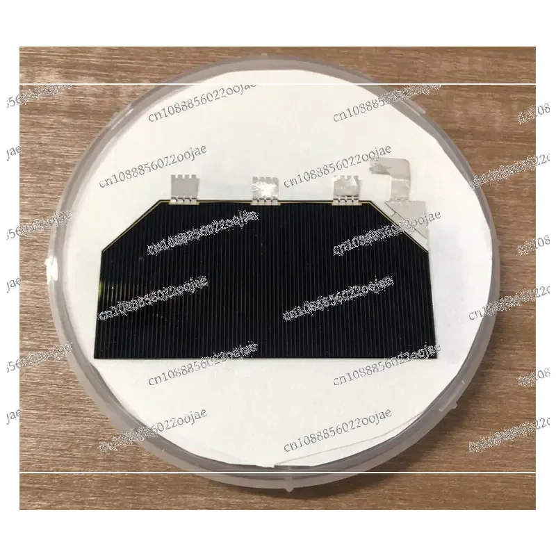 30% Efficiency Triple Junction Gallium Arsenide Solar Cell (Laminate 4*8cm)