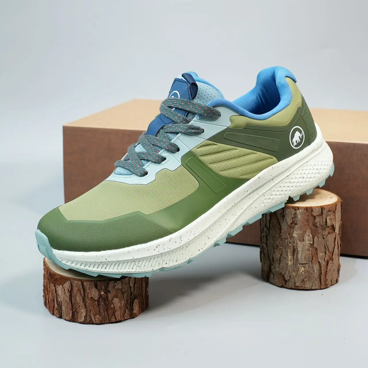 

2025 г., бестселлер, нескользящая прочная прогулочная обувь, походная обувь премиум-качества с превосходной тягой, повседневная обувь