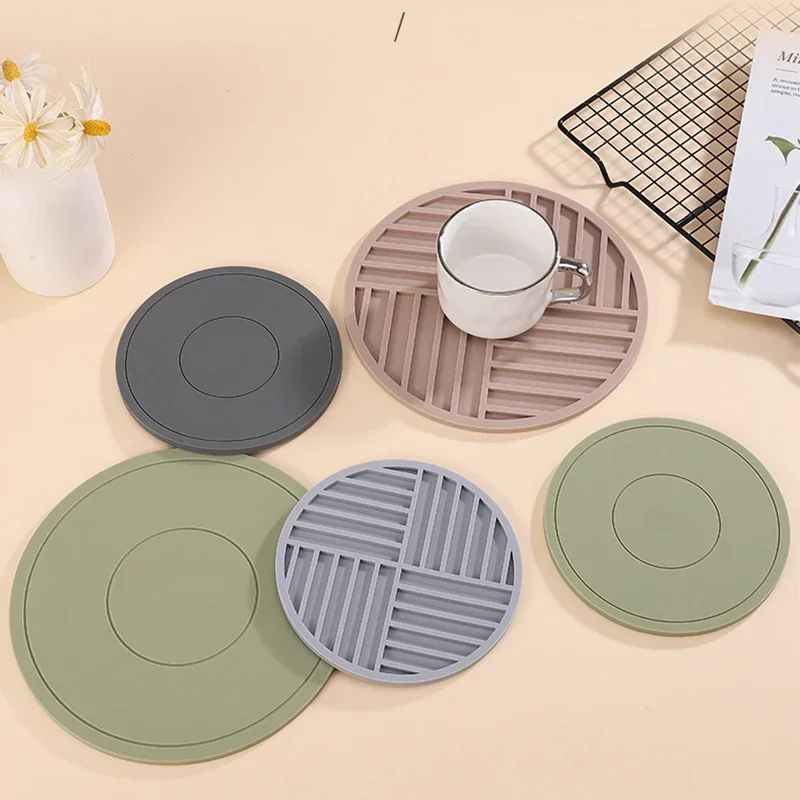 

Round Silicone Coaster High Temperature Resistant Coaster Non-slip Pot Dining Table Mat Insulation Pad Beverage Holder 16 / 22CM