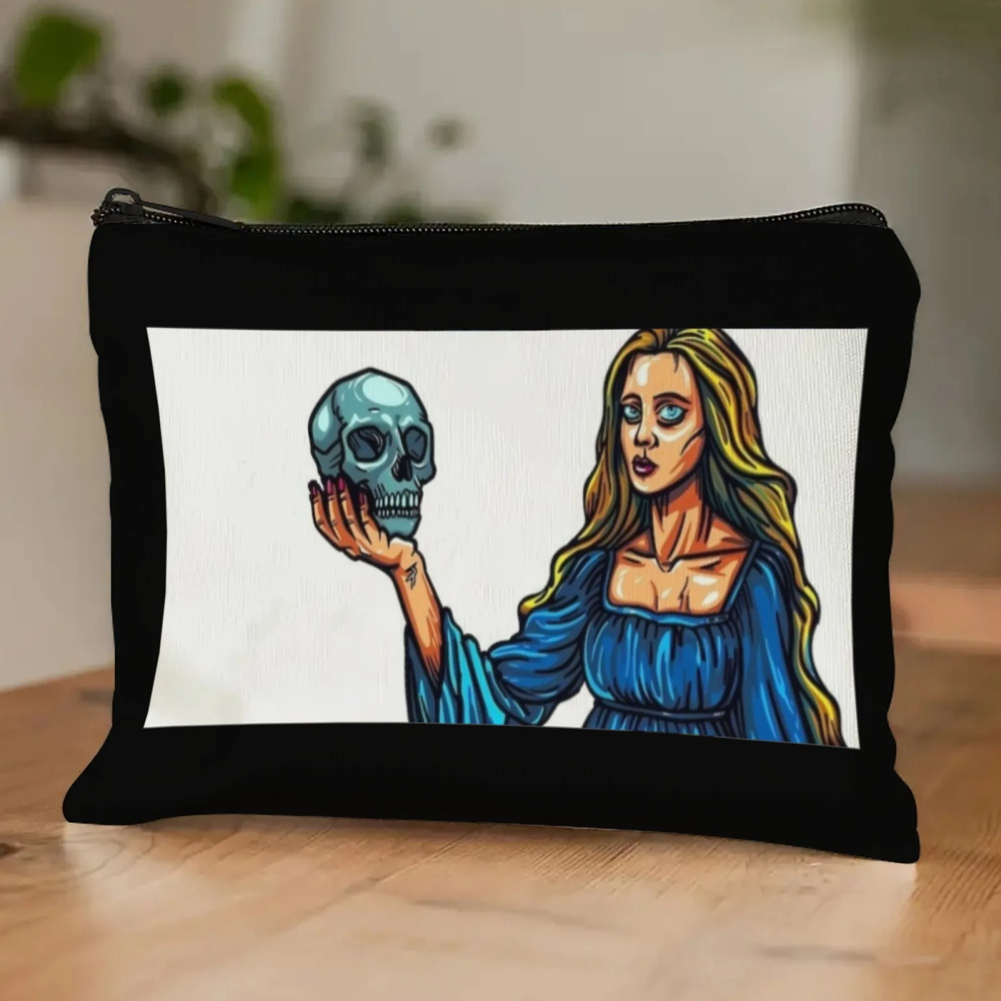 

Темно-готическая черная фантазийная косметичка для женщин и иллюстрация черепа, компактный размер для путешествий, косплея, мероприятий и темных художественных любителей