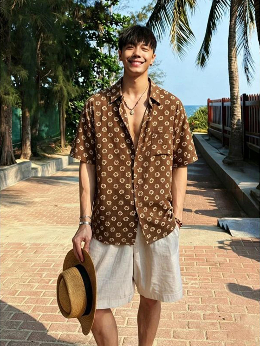 

Cafe Au Lait Floral Ice Silk Short Sleeve Men's Shirt Vintage Trendy Half Sleeve Summer Cool Feeling Loose Fit Printed Casual...