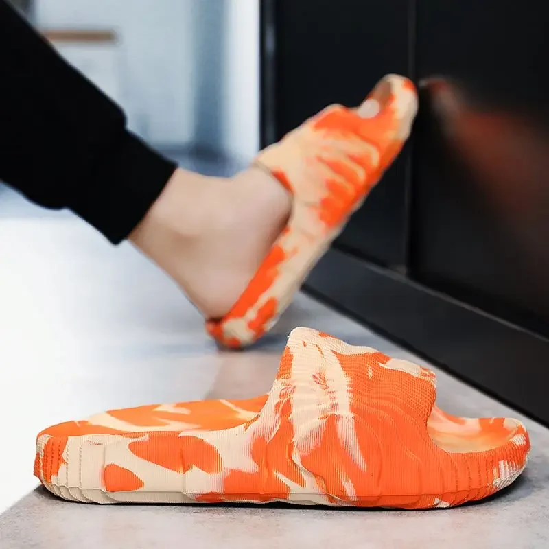 

Пляжная мужская обувь, уличная камуфляжная повседневная дизайнерская шлепанцы, роскошные клещи из ПВХ, 2025 Mascullino Y2k, забавные оригинальные мужские тапочки из ЭВА