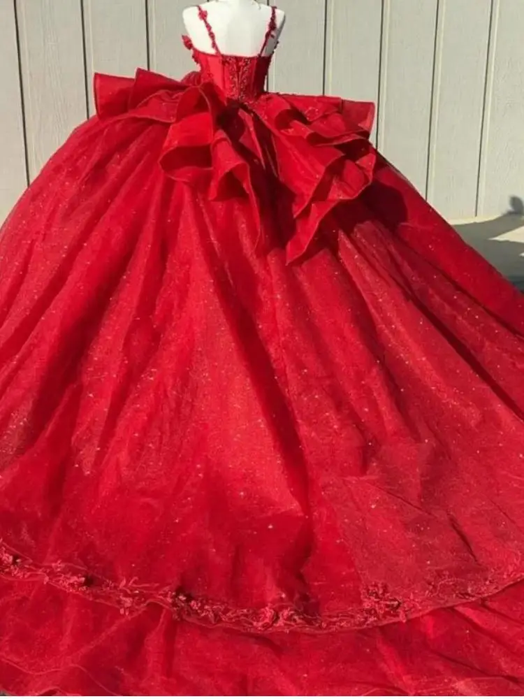 Dostosowana błyszcząca czerwona sukienka na studniówkę suknia balowa Spaghetti pasek koronkowa aplikacja damska sukienka na przyjęcie urodzinowe Vestido De 15 16 Quinceanera