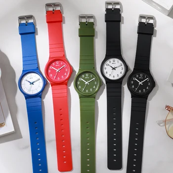 Orologio al quarzo analogico in plastica alla moda ultrasottile per studenti Orologio da polso per bambini resistente all'acqua 30 m per ragazzi e ragazze Design semplice