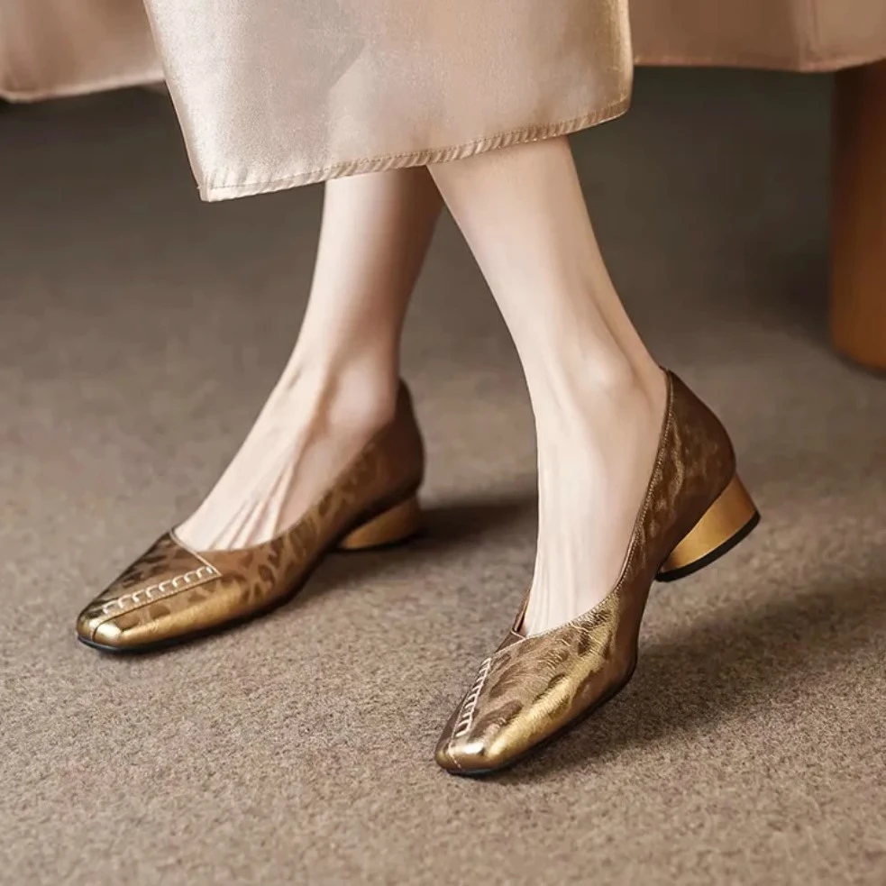 

New Square Women's Casual Shoes with Thick Heels 2025 Spring and Autumn Leather Low Heels Fashion Elegant Low-cut Shoes.