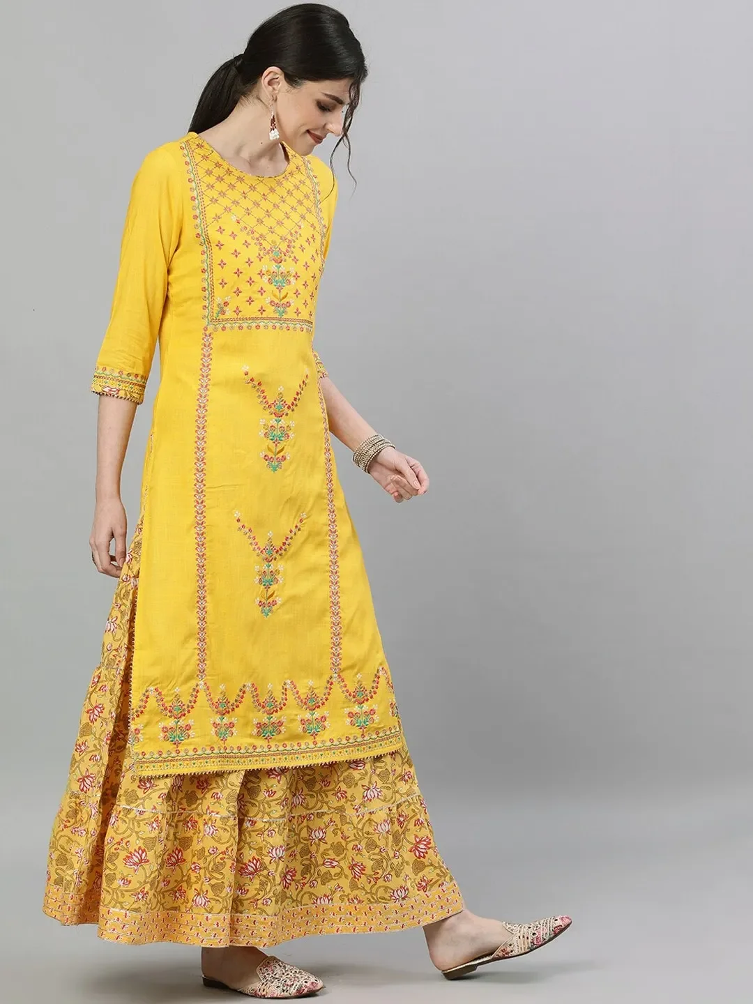 อินเดีย Saree ผู้หญิงสไตล์ใหม่อินเดีย Sari ชุดผ้าฝ้ายรอบคอยาวพิมพ์สบายๆชุดสูทสีเหลือง