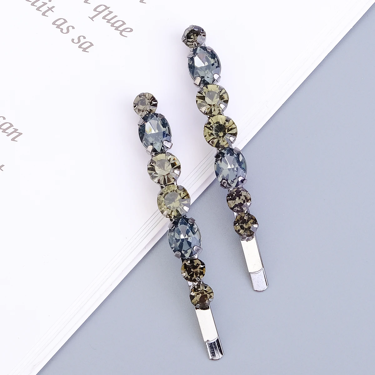 2pcs Vintage Smoky Grey Crystal Hair Clips for Women Retro Black Rhinestone Bobby Pins Geometric Barrettes Winter Hair Accessory view 3