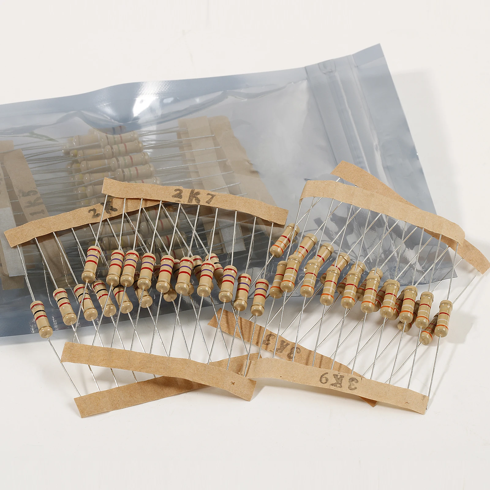 300pcs 1W Carbon Film Resistor Assortment Kit 5% 0.1R-750R 1K-820K