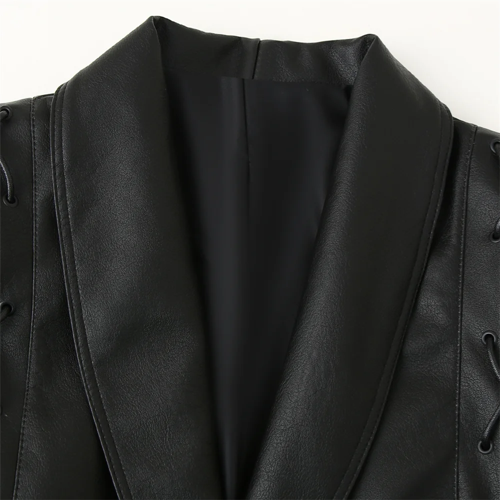 سترة جلدية مقصوصة بالخصر سترة قصيرة من البولي يوريثان لخريف 2025 ملابس نسائية جديدة تصميم غير منتظم مع مزاج الحزام