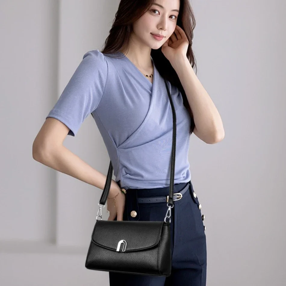 

Elegant Women's PU Leather Crossbody Bag - Small Shoulder Messenger Purse