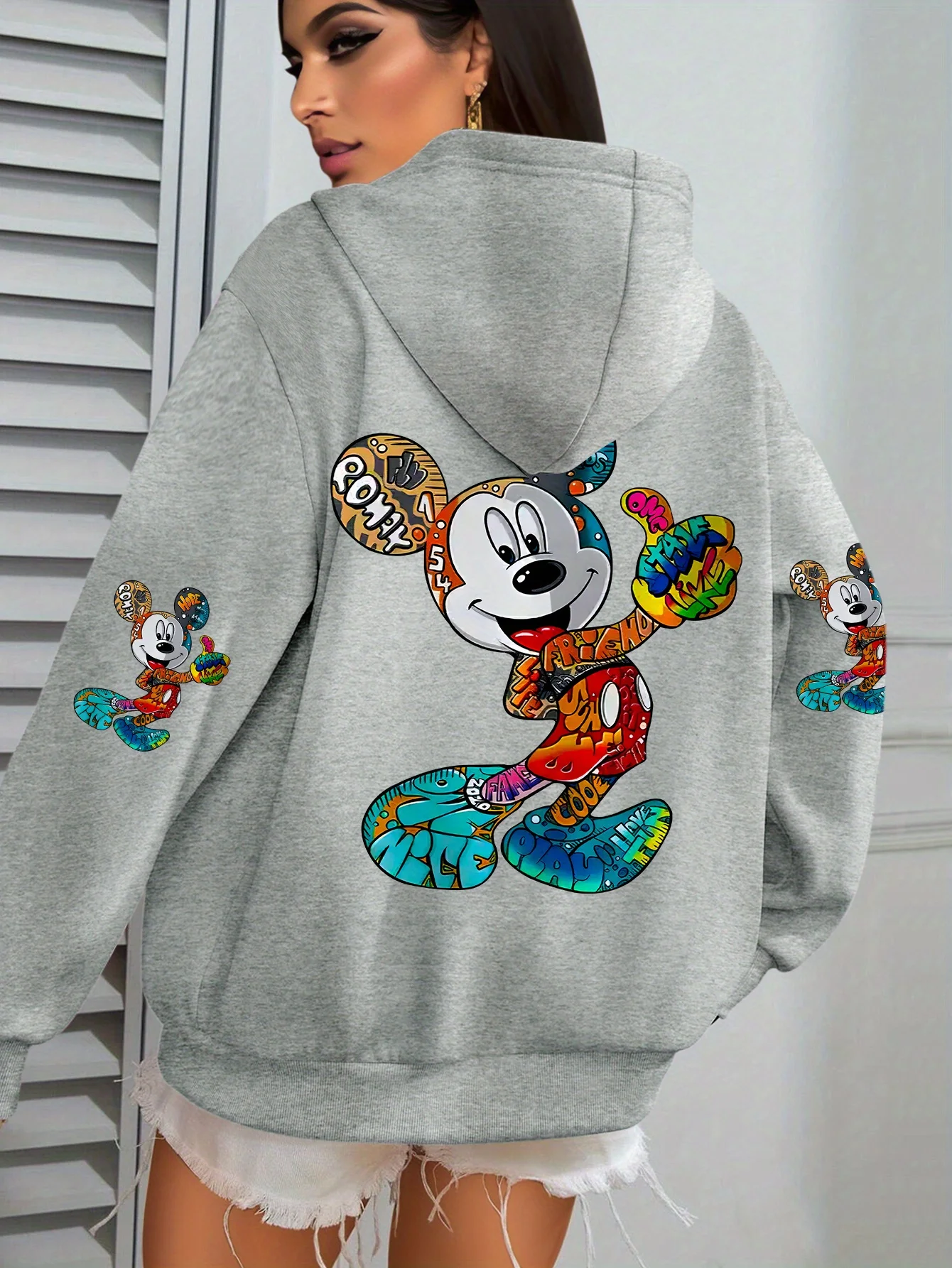 Sweat à capuche imprimé dos Disney Mickey Mouse pour femme – Vêtements d'extérieur décontractés officiels Disney avec un style tendance et mignon