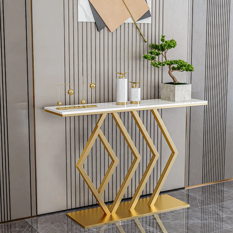 Mesa de console, pedra ardente, decoração de sala de estar, hall de entrada, mesa de hall dourada, porta de entrada contra a parede