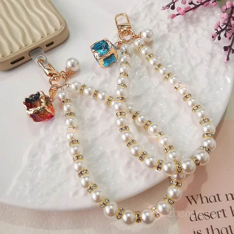 

Mobile Phone Lanyard Small Fragrance Style Pearl Bracelet Rhinestone Pendant Flower Handmade Bead Pendant Keychain Accessory
