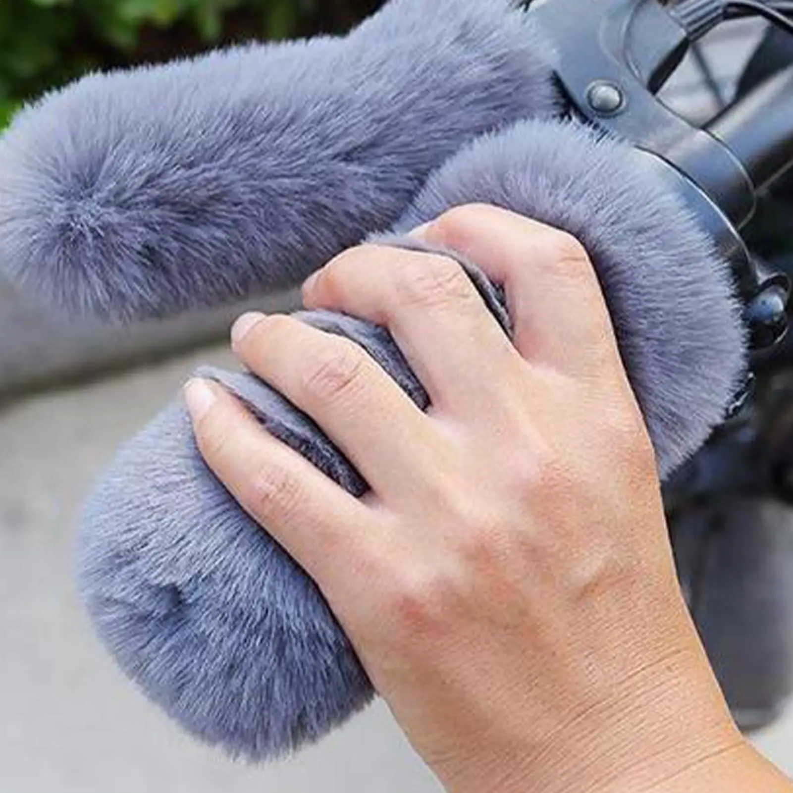 Motorcycle Handlebar Cover Soft Plush fleece-lined Hand Warmer Guard Windproof Handlebar Grip Covers For Electric Vehicles