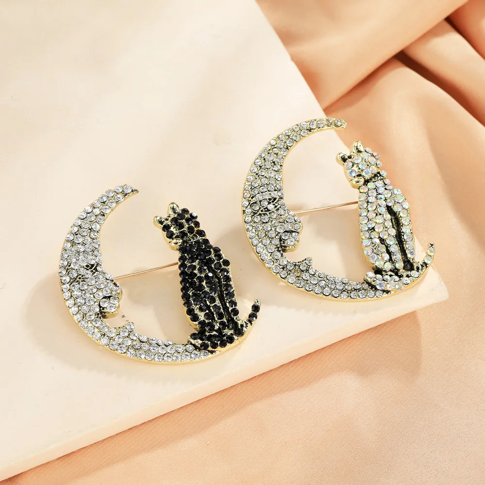 Vollmond-Katzenbrosche, kreativ, schwarz und weiß, zweifarbig, niedliche Katzennadel, modische und vielseitige Kleidungsaccessoires, Kragennadel