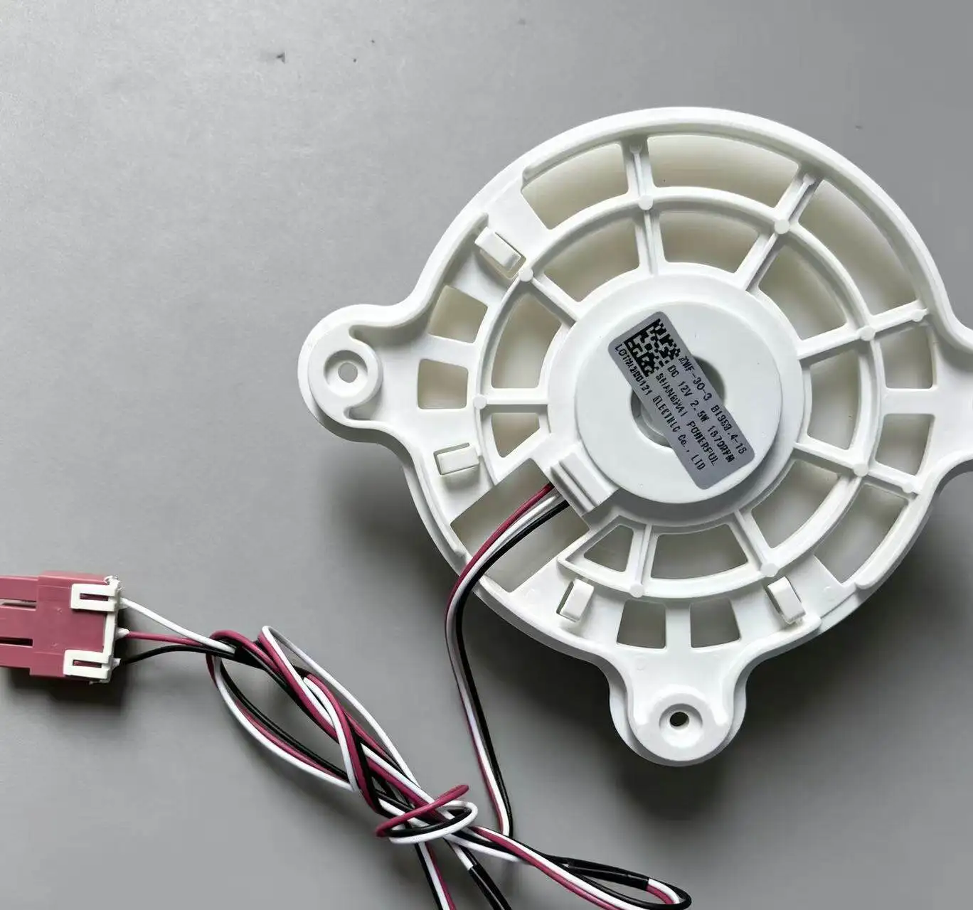 

New Refrigerator Parts Fan Motor ZWF-30-3 DC12V 2.5W For MeiLing Athena Dispenser Refrigerator Fan Motor Refrigeration Fan