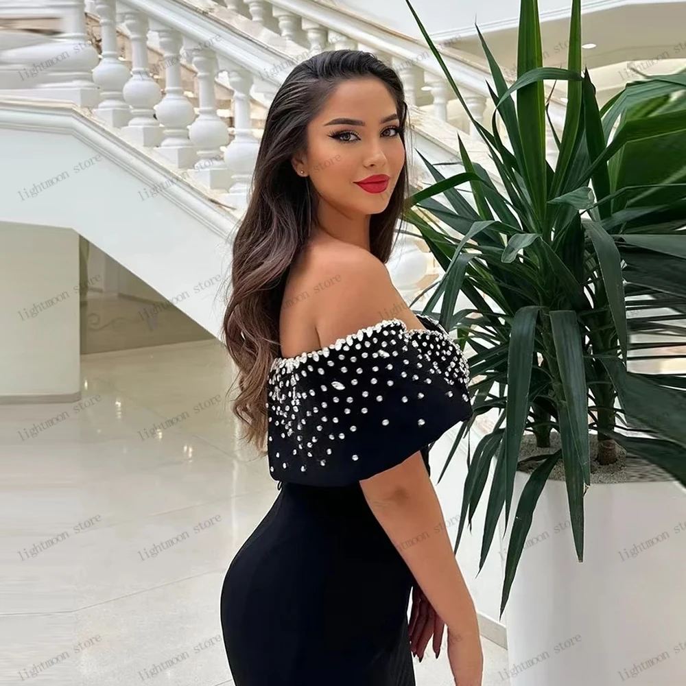 Elegante Abendkleider Vintage Satin Abendkleid Perlenapplikationen aus der Schulter Roben Anmutige Vestidos De Gala Maßgeschneidert