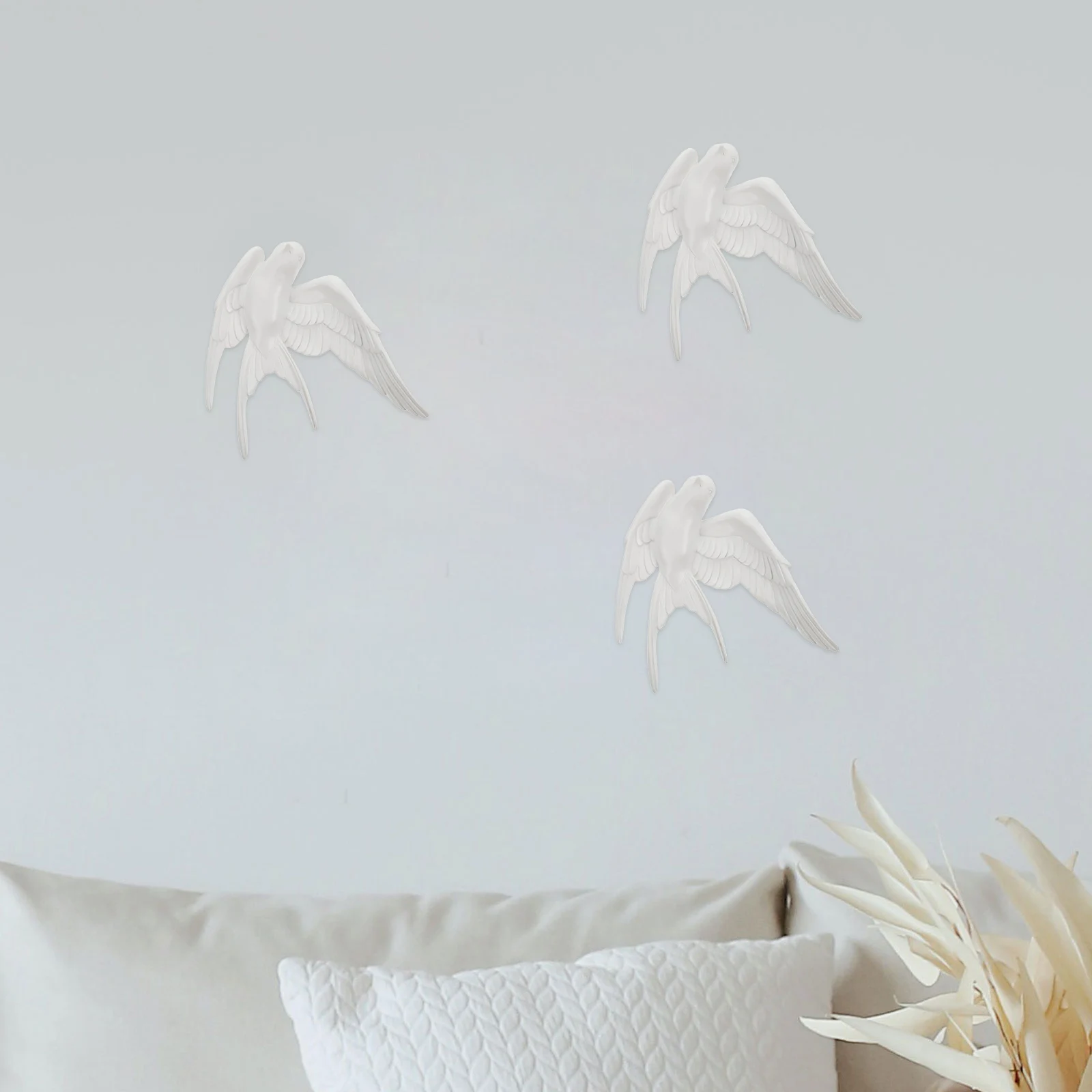 

Unique 3D Bird Pendant Swallow Shape Wall Hanging Decor Home Ornament Vivid Lifelike Texture Swallow Shape Wall Decor