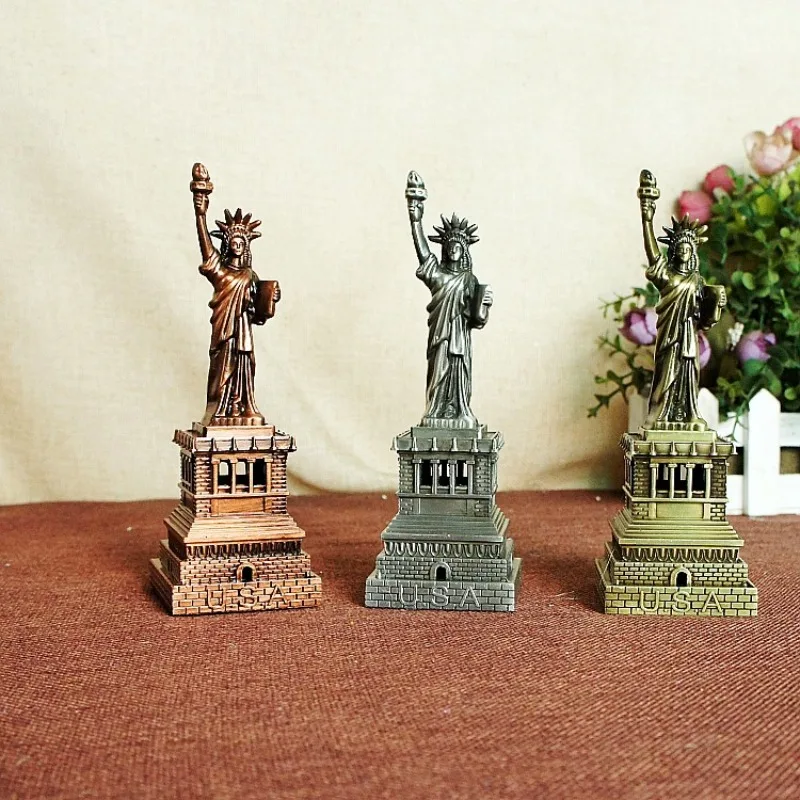 15x5.2cm American Statue of Liberty Model Ornament Metal Crafts Home Office Window Display Decoration for Christmas Gift