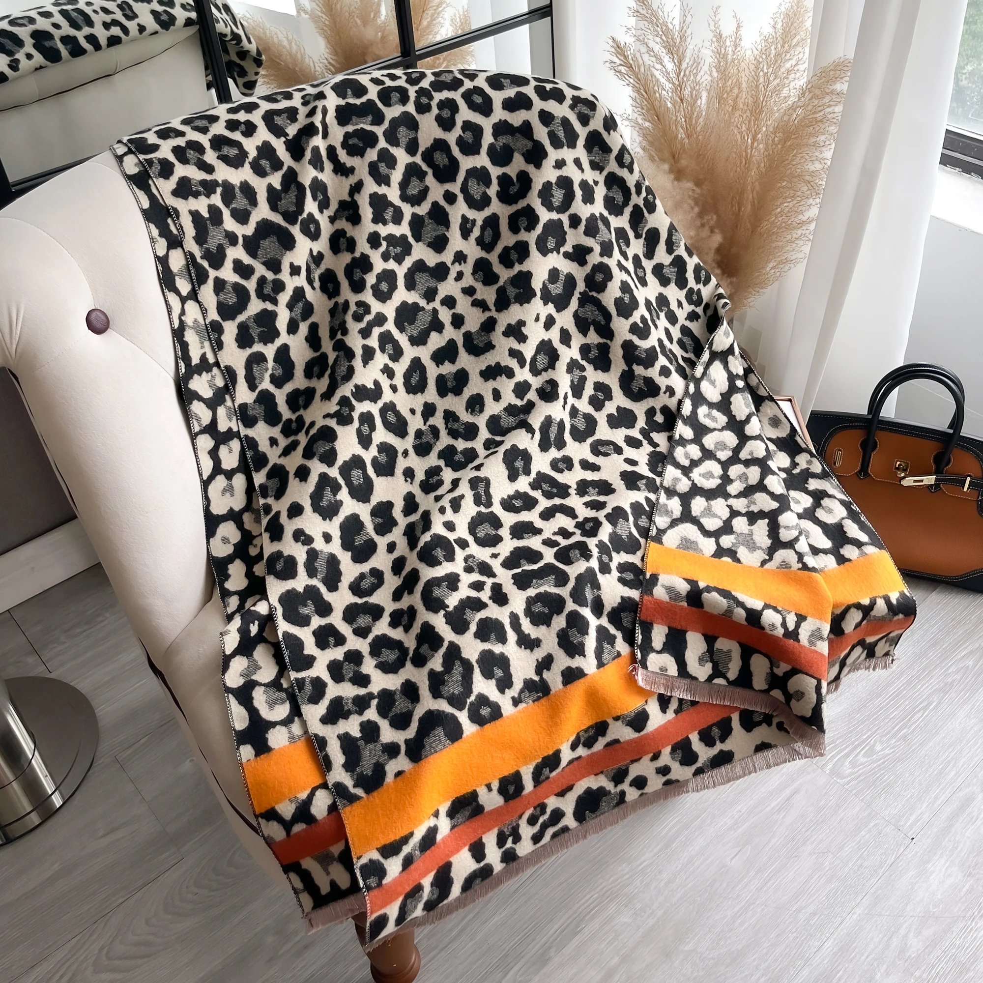 New Brands Leopard Pattern Two-Sided Scarf Cashmere Soft Warm Fringe Pashmina Shawl Winter Coldproof Windproof Blanket Scarf