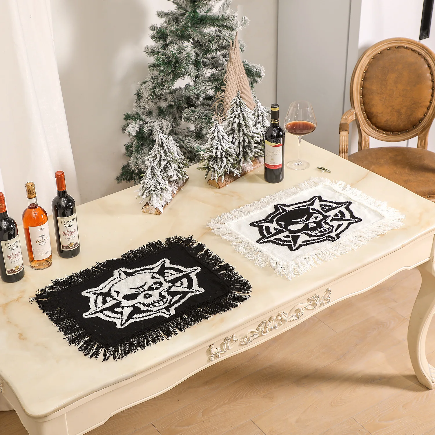 

Halloween Skull Knitted Tablecloth Black And White Two-Color Meal Mat Party Decoration Home Garden Festive Tableware