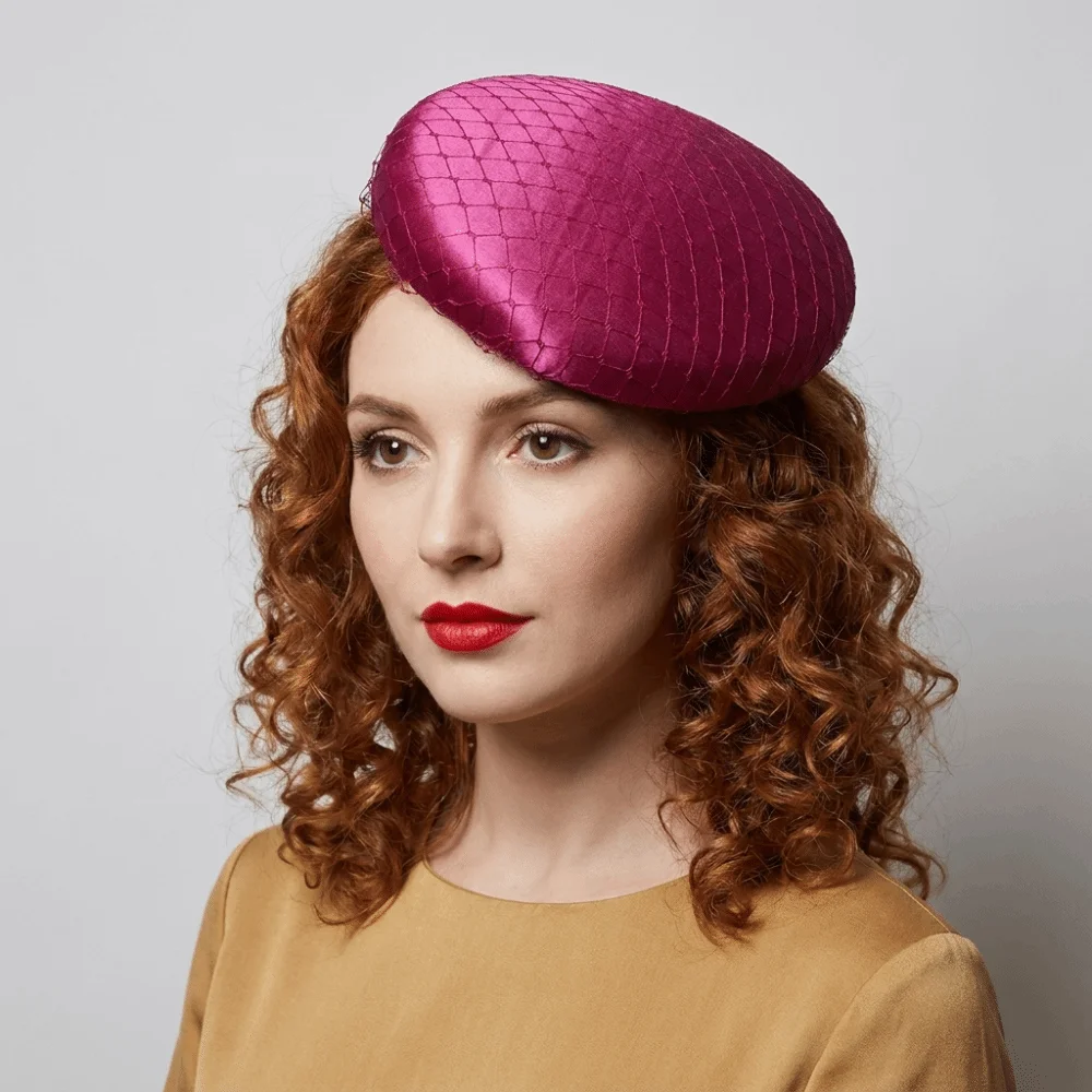 Exquise base de fascinator couleur unie à large bord de 15 cm, chapeau de mascarade, coiffe en maille, plusieurs couleurs, pour fille
