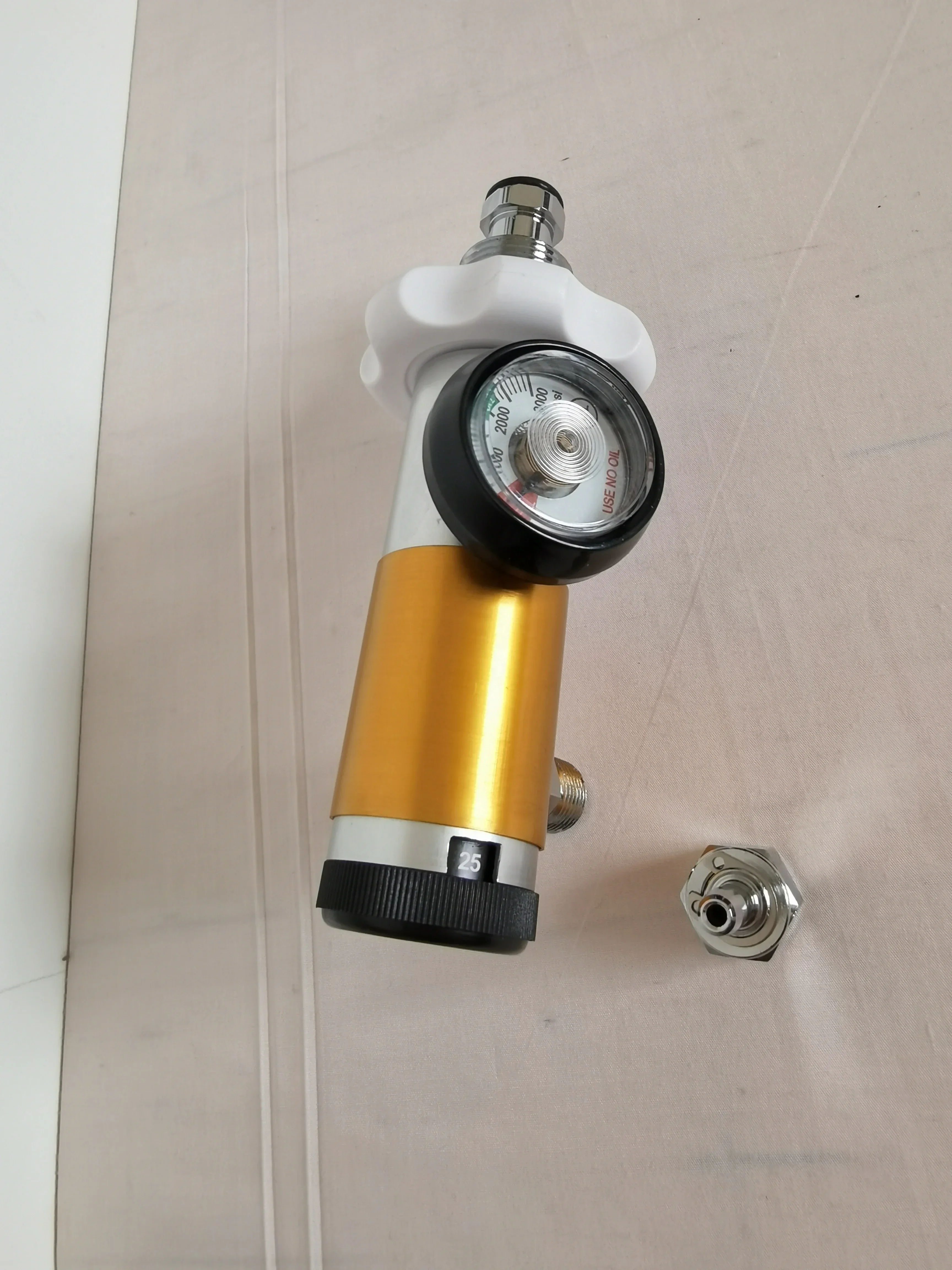 Click style handwheel  N2 gas regulator with CGA580 input 0-25L Nitrogen cylinder