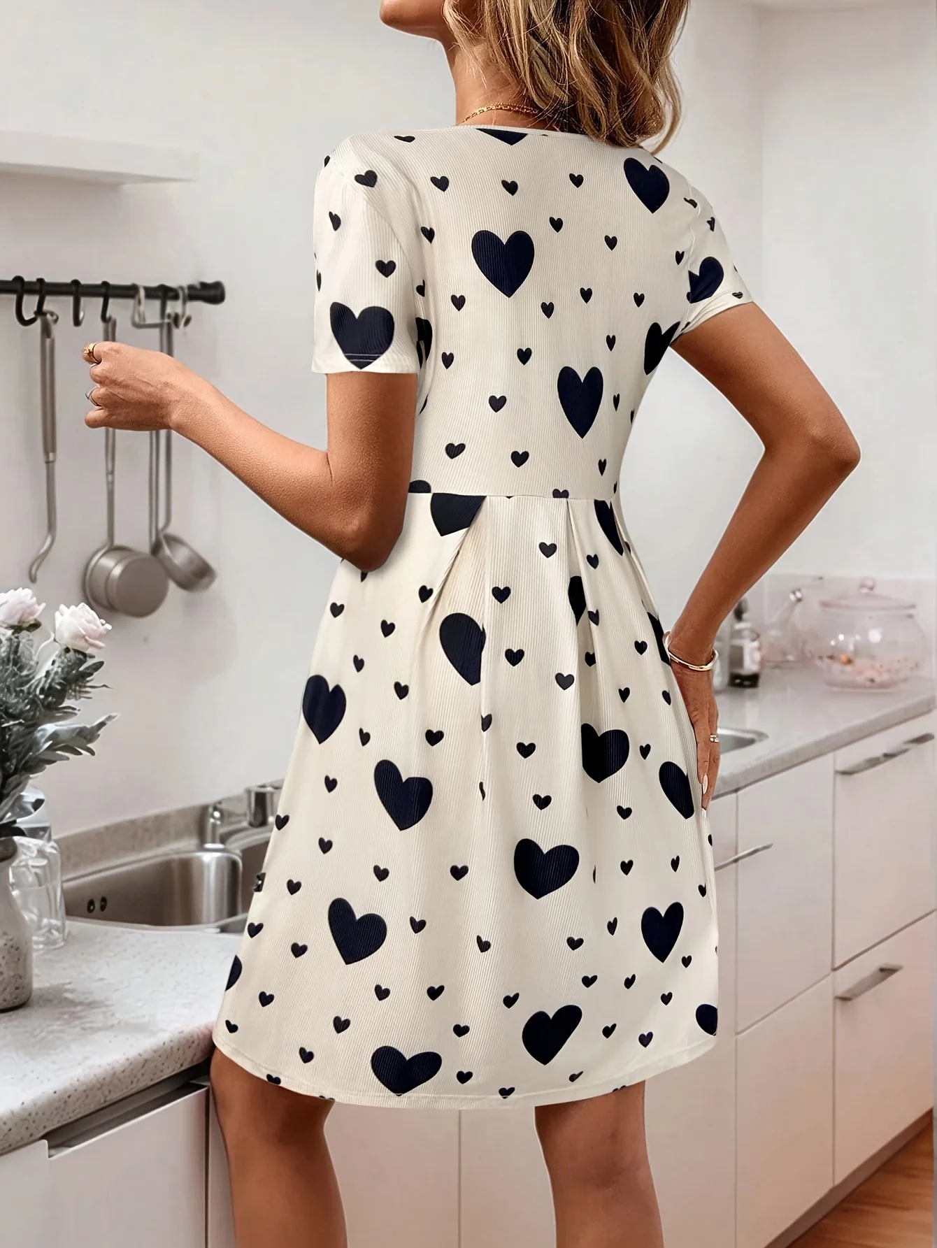 2026 Spring/Summer European & American Women's Round Neck Short Sleeve Heart Print Pocket A-Line Dress - Off-White
