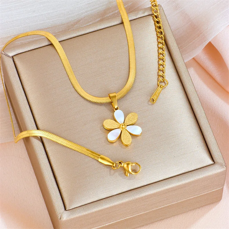 Elegant Little Daisy Titanium Steel Pendant Necklace/Earrings 18K Gold Plated Waterproof Non Allergic Jewelry for Women Girls