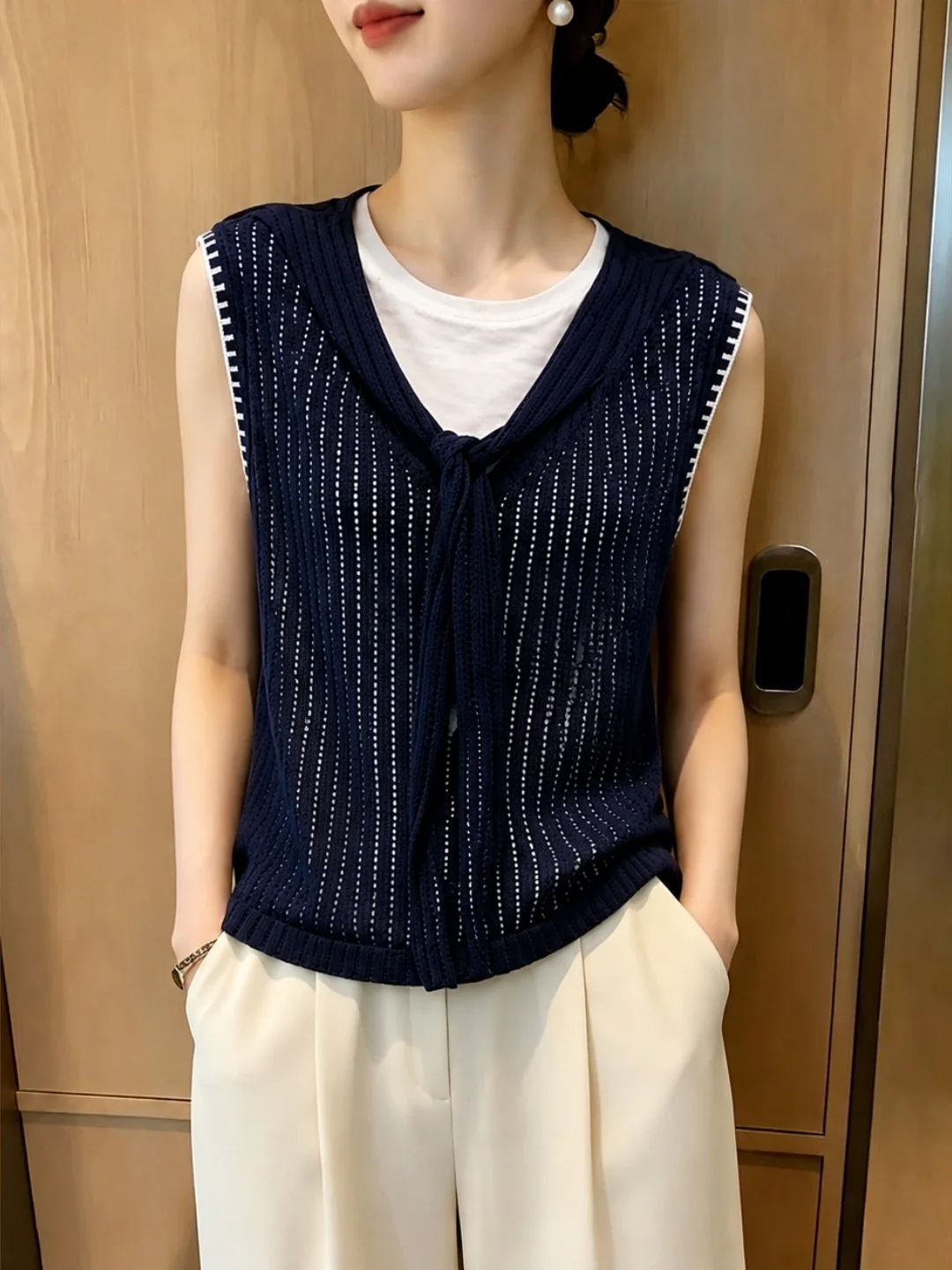 Fashionable Knitted Color Block Vest Korean Style Summer 2026 Silk Top Trendy Age-Defying Design Sensation Commute Straight Cut