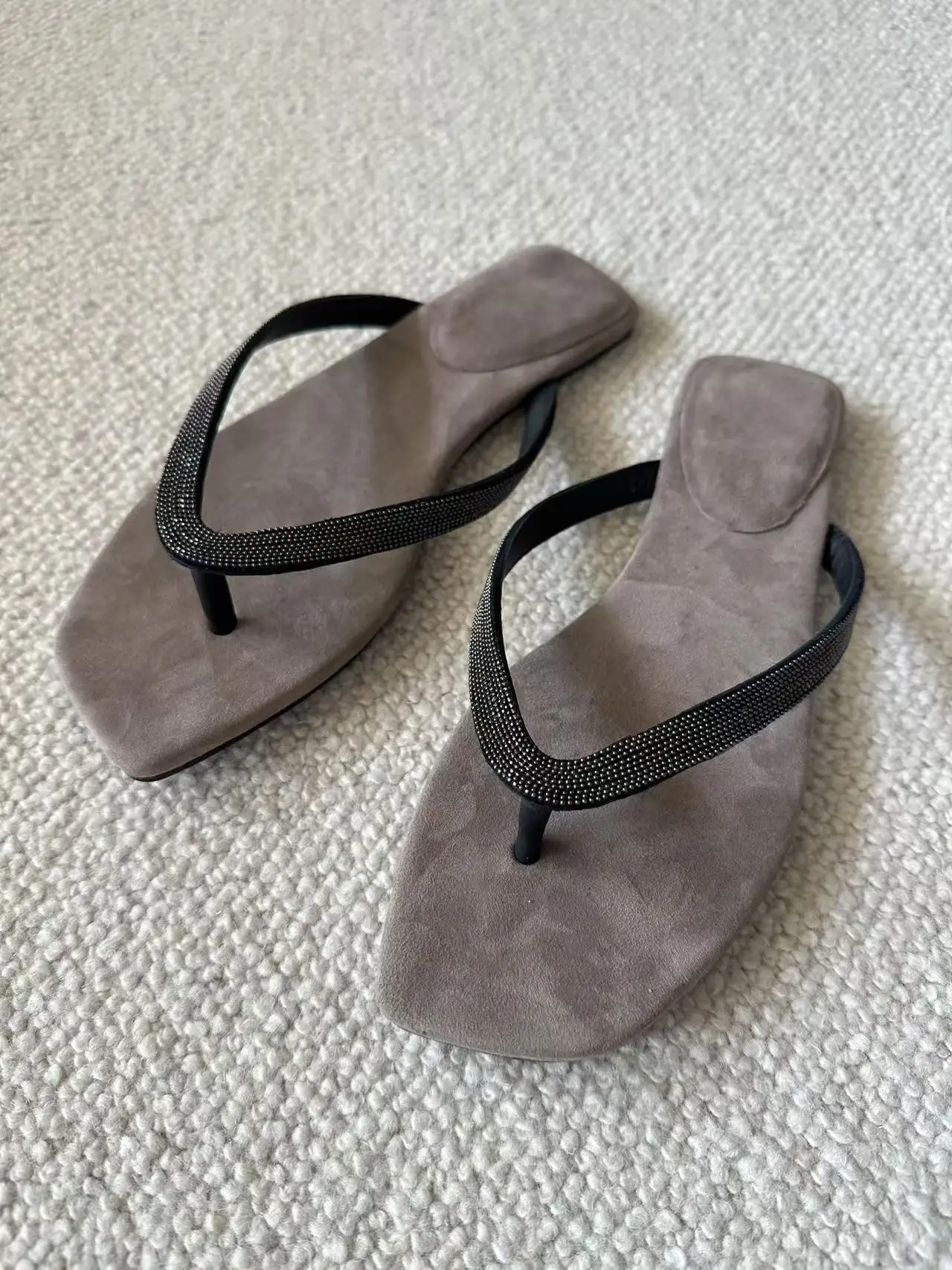 شباشب صيفية أنيقة ومزينة بشكل رائع من الجلد الطبيعي #4