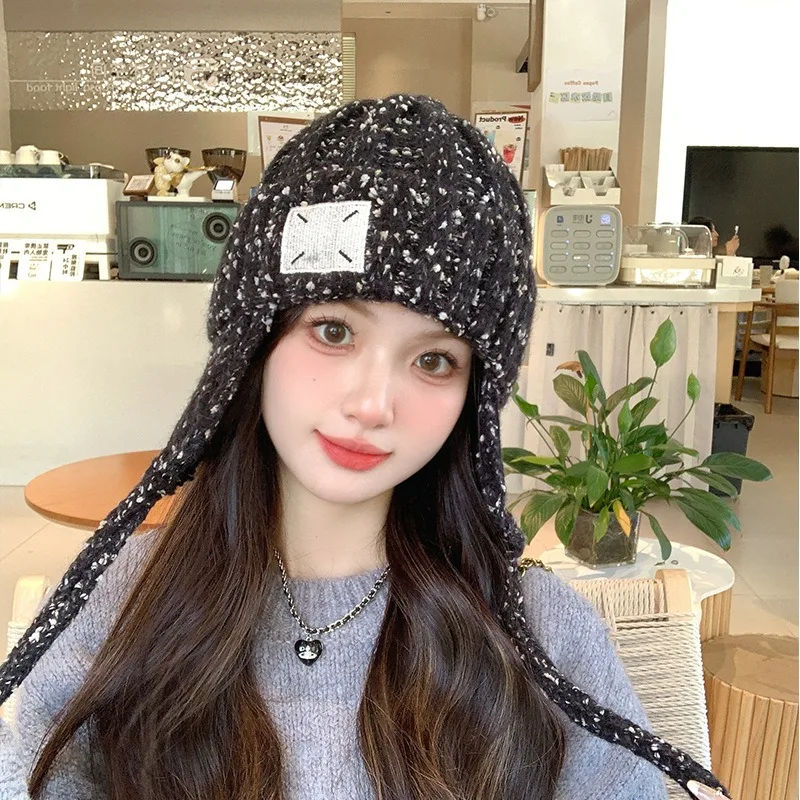 

Women's New Colorful Fringed Pullover Hat Autumn/Winter Warm Ear Protection Plush Knit Leaf Hat Motorcycle Helmet Style Neck War