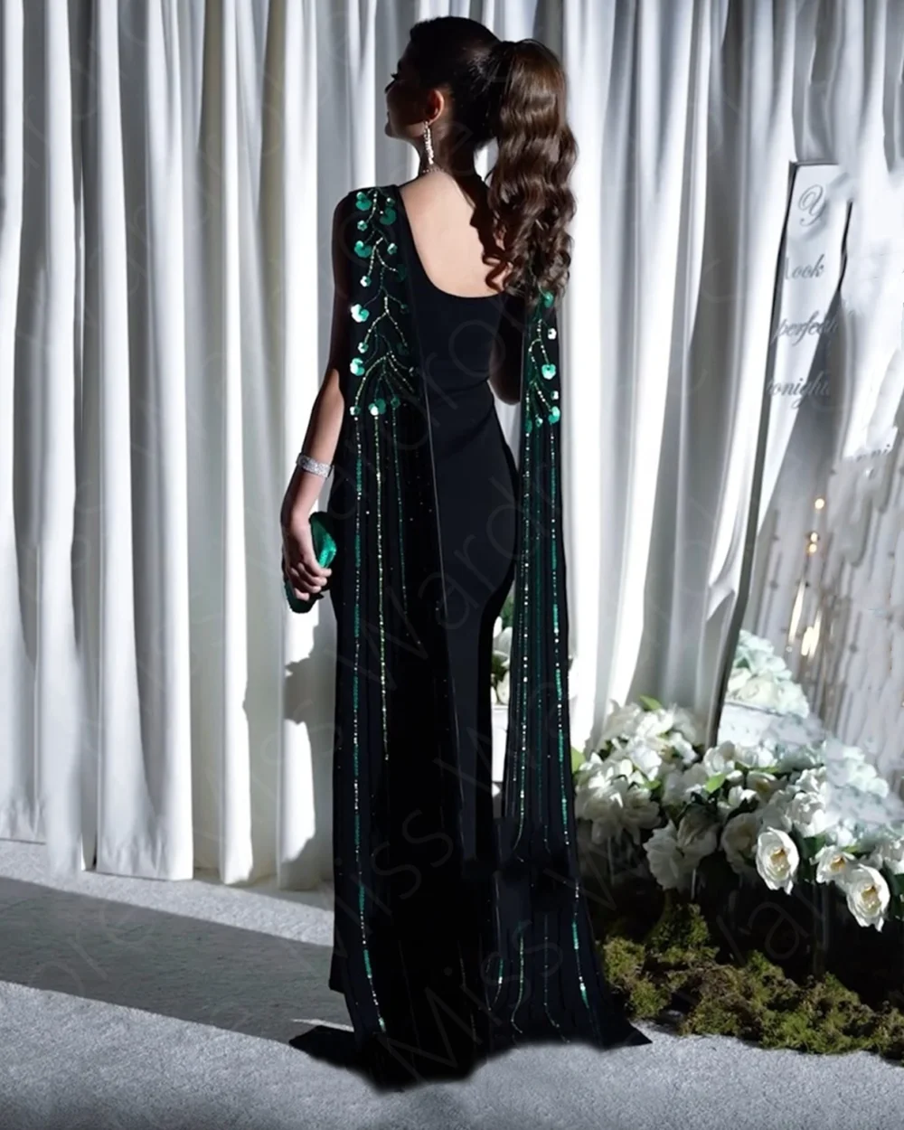 Customized New Arabic Evening Dresses Black Contrast Color Prom Party Gowns with Cape Wedding Guest Dresses Back Out Sequined