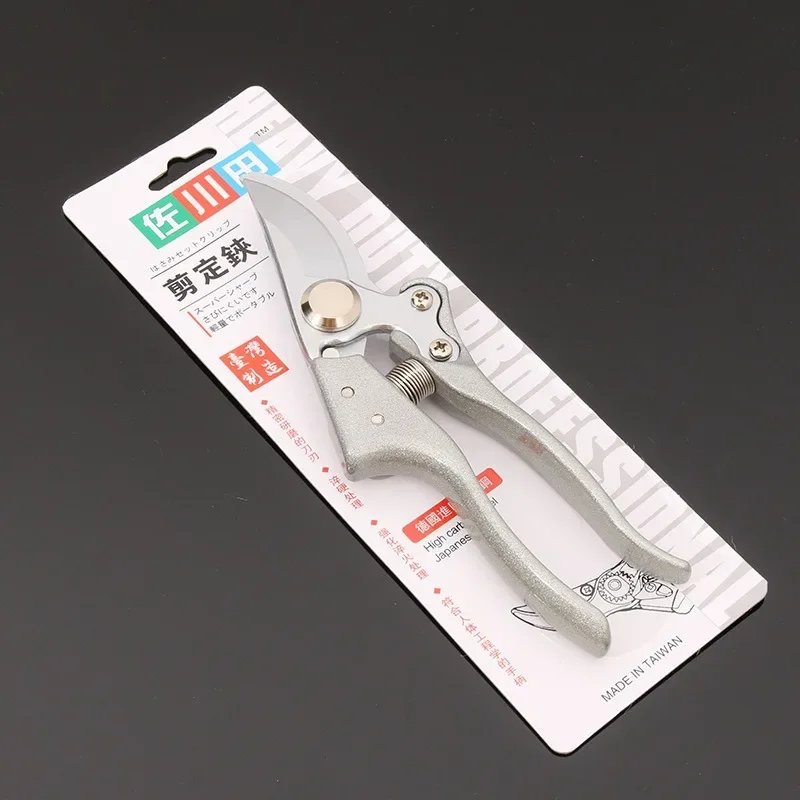 

Gardening tools for pruning flowers, picking fruits and special for pruning rough branches, Branch shears, Garden pruning shears